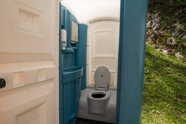 Best VIP or Luxury Restroom Trailers  in Henrietta, TX